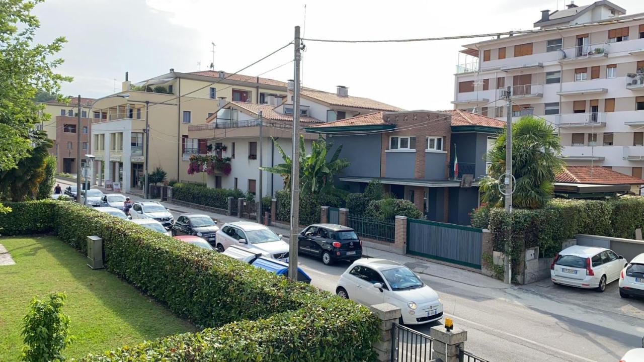 Momy House Lägenhet San Donà di Piave Exteriör bild